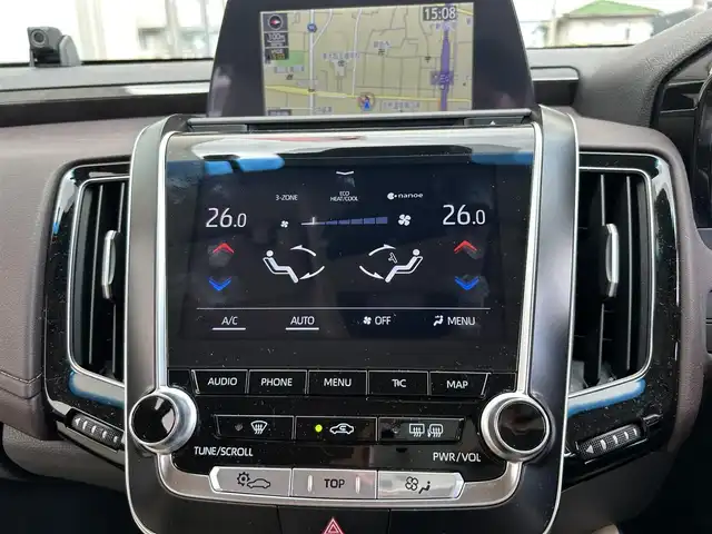 トヨタ クラウン ハイブリッド G－エグゼクティブ 大阪府 2018(平30)年 3.8万km プレシャスシルバー 純正メモリナビ/（フルセグ/BT/CD/DVD）/バックカメラ/レーダークルーズコントロール/レーンキープアシスト/パドルシフト/プリクラッシュセーフティ/ブラインドスポットモニター/レザーシート（ベージュ）/前席パワーシート/エアーシート/全席シートヒーター/ハンドルヒーター/社外19インチAW（TWS）/デジタルインナーミラー型ドラレコ/後席サンシェード/ETC2.0/保証書/取扱説明書/スペアキー