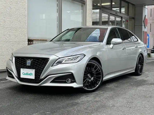 トヨタ クラウン ハイブリッド G－エグゼクティブ 大阪府 2018(平30)年 3.8万km プレシャスシルバー 純正メモリナビ/（フルセグ/BT/CD/DVD）/バックカメラ/レーダークルーズコントロール/レーンキープアシスト/パドルシフト/プリクラッシュセーフティ/ブラインドスポットモニター/レザーシート（ベージュ）/前席パワーシート/エアーシート/全席シートヒーター/ハンドルヒーター/社外19インチAW（TWS）/デジタルインナーミラー型ドラレコ/後席サンシェード/ETC2.0/保証書/取扱説明書/スペアキー