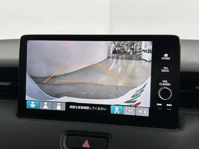 ホンダ ヴェゼル ハイブリッド e:HEV Z 道央・札幌 2021(令3)年 2.5万km プレミアムサンライトホワイトパール ・ワンオーナー/・４WD/・コンフォートビューパッケージ/・メーカー9インチディスプレイオーディオ/・ナビ/TVキット/BT/USB/スマホ連携/・バックカメラ/・ビルトインETC2.0/・前後ドライブレコーダー/・置くだけ充電/・ホンダセンシング/・衝突軽減ブレーキ/・レーンキープアシスト/・アダプティブクルーズコントロール/・クリアランスソナー/・ブラインドスポットモニター/・ヒルディセントアシストコントロール/・ドライブモードスイッチ/・アダプティプドライビングビーム/・LEDヘッドライト/・ハーフレザーシート/・前席シートヒーター/・ステアリングヒーター/・パワーバックドア/・純正１８インチAW/・純正フロアマット/・スマートキー/・スペアキー/・取扱説明書/・保証書
