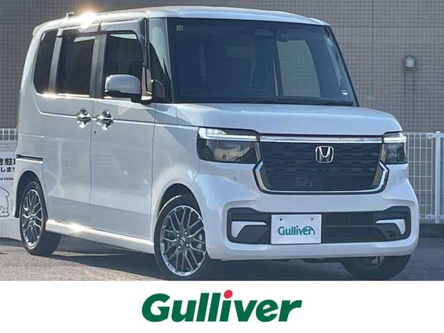 ホンダ Ｎ ＢＯＸ カスタム ターボ 山口県 2023(令5)年 0.4万km プラチナホワイトパール ワンオーナー /両側パワースライドドア/8型ナビ フルセグTV BT USB/バックカメラ/ナビ連動前後ドラレコ/2.0ETC/スマートキー 2個/コーナーセンサー/衝突被害軽減ブレーキ/レーンアシスト/レーダークルーズコントロール/オートマチックハイビーム/LEDオートヘッドライト/ハーフレザーシート/前席シートヒーター/革巻きステアリング/ステアリングリモコン/ハドルシフト/W サイド カーテン エアバッグ/保証書 取説/禁煙車
