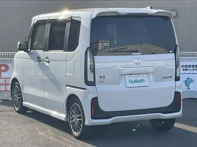 ホンダ Ｎ ＢＯＸ カスタム ターボ 山口県 2023(令5)年 0.4万km プラチナホワイトパール ワンオーナー /両側パワースライドドア/8型ナビ フルセグTV BT USB/バックカメラ/ナビ連動前後ドラレコ/2.0ETC/スマートキー 2個/コーナーセンサー/衝突被害軽減ブレーキ/レーンアシスト/レーダークルーズコントロール/オートマチックハイビーム/LEDオートヘッドライト/ハーフレザーシート/前席シートヒーター/革巻きステアリング/ステアリングリモコン/ハドルシフト/W サイド カーテン エアバッグ/保証書 取説/禁煙車