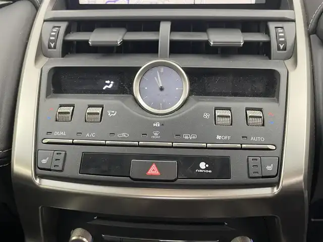 レクサス ＮＸ 300 Iパッケージ 埼玉県 2018(平30)年 4.2万km マーキュリーグレーマイカ 純正１０．１インチナビ　マルチビューモニター　黒レザー　ＢＳＭ　ビルトインＥＴＣ２．０　三眼ＬＥＤ　ステアリングヒーター　メモリシート　シートヒーター　レーダークルーズコントロール　オートライト　地デジＴＶ
