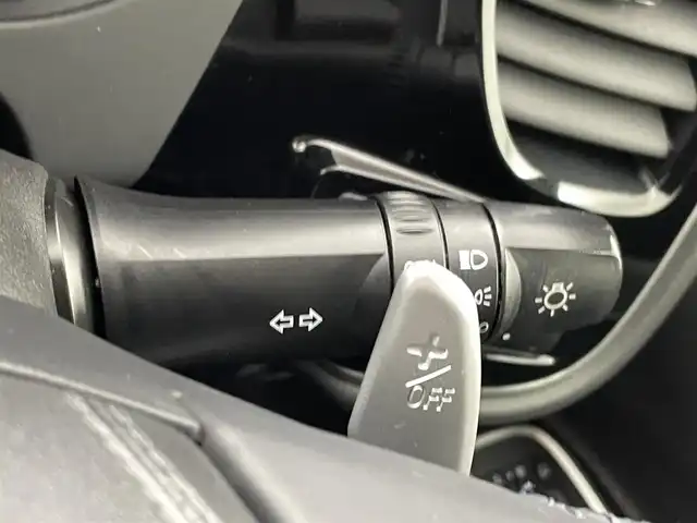 三菱 アウトランダー ＰＨＥＶ G セーフティパッケージ 熊本県 2015(平27)年 9.9万km レッドメタリック 禁煙車　/社外ナビ（ＣＤ・ＤＶＤ・フルセグ・ＢＴ・ＳＤ・ＵＳＢ）/全周囲カメラ　/社外前方ドライブレコーダー　/ＥＴＣ　/レーダークルーズコントロール　/前席シートヒーター　/運転席パワーシート　/衝突軽減ブレーキ/レーンキープアシスト/横滑り防止/ハーフレザーシート/純正フロアマット/純正１８インチAW/オートライト/LEDヘッドライト/フォグライト/スマートキー/プッシュスタート/保証書/取扱説明書