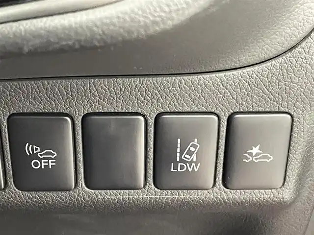 三菱 アウトランダー ＰＨＥＶ G セーフティパッケージ 熊本県 2015(平27)年 9.9万km レッドメタリック 禁煙車　/社外ナビ（ＣＤ・ＤＶＤ・フルセグ・ＢＴ・ＳＤ・ＵＳＢ）/全周囲カメラ　/社外前方ドライブレコーダー　/ＥＴＣ　/レーダークルーズコントロール　/前席シートヒーター　/運転席パワーシート　/衝突軽減ブレーキ/レーンキープアシスト/横滑り防止/ハーフレザーシート/純正フロアマット/純正１８インチAW/オートライト/LEDヘッドライト/フォグライト/スマートキー/プッシュスタート/保証書/取扱説明書