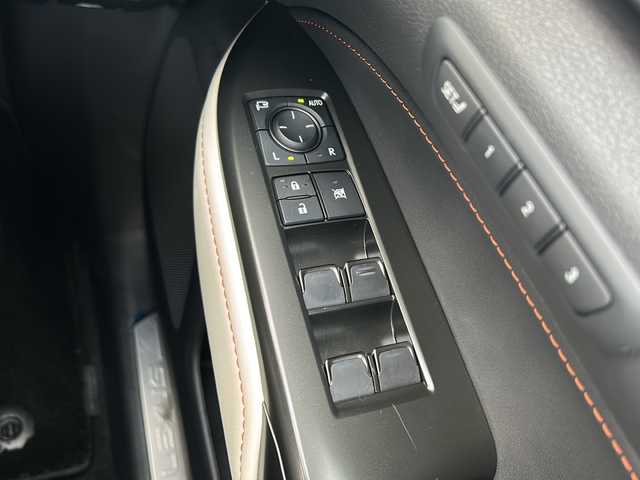 レクサス ＮＸ 250 バージョンL 愛知県 2023(令5)年 0.9万km グラファイトブラックガラスフレーク /禁煙//ワンオーナー//メーカーナビ//フルセグ/BT/USB/Miracast/FM/AM//バック/サイドカメラ//純正20AW//黒白レザーシート//パワーバックドア//革巻ステアリング//ステアリングスイッチ//ステアリングヒーター//パドルシフト//全席シートヒーター//前席ベンチレーション//ワイヤレス充電//ビルトインETC2.0//アイドリングストップ//クリアランスソナー//LDA/PKSB/BSM/安心降車サポート//RCTR/PADA/RSA/ACC//フロアマット//トノカバー//AC100V//type-C充電//360°ドライブレコーダー//Gスカッフプレート//三眼LEDヘッドライト//フォグ//ヘッドライトウォッシャー//オートハイビーム//オートリトラウィンカーミラー//電動パーキング//オートホールド//ドライブモード//ECO/NORMAL/SPORT//プッシュスタート//防眩ルームミラー//新車時保証書//取扱説明書//スマートキー//スマートスペアキー/カードキー