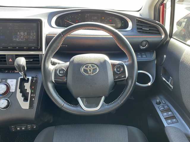 トヨタ シエンタ ファンベースG 沖縄県 2020(令2)年 2.1万km センシュアルレッドマイカ 純正ナビ・TV・Bluetooth・CD・DVD/両側パワースライドドア/ETC/全方位カメラ/ドライブレコーダー/シートヒーター/コーナーセンサー/オートライト/オートマチックハイビーム/衝突軽減システム/LEDヘッドライト/ステアリングスイッチ/ハンドルヒーター/ウィンカードアミラー/純正アルミ/スマートキー