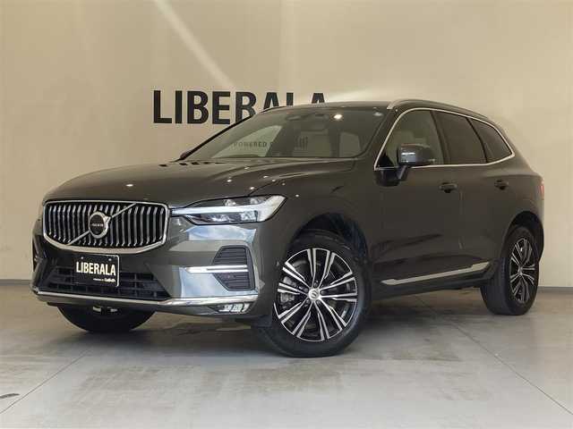 ボルボ ボルボ ＸＣ６０ B5 AWD インスクリプション 熊本県 2021(令3)年 4.1万km グレー ・スマートキー/・プッシュスタート/・パノラマサンルーフ/・PilotAssist/・レーンキープエイド/・前車発進通知/・ロードサインインフォメーション/・クルーズコントロール(追従式)/・茶革シート/・前席パワーシート/・前席エアシート /・全席シートヒーター /・ハンドルヒーター /・純正Googleナビ/　【Bluetooth・USB・AppleCarPlay・AndroidAuto】/・Bowers＆Wilkinsサウンドシステム/・全方位カメラ/・ETC/・ドライブレコーダー(前後録画)/・ヘッドアップディスプレイ/・ワイヤレス充電/・パワーバックドア/・LEDヘッドランプ/・LEDフォグランプ/・純正マット
