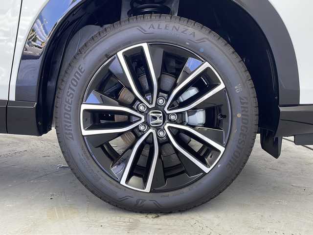 ホンダ ヴェゼル ハイブリッド e:HEV Z 茨城県 2025(令7)年 0.1千km プラチナホワイトパール 純正９型ディスプレイオーディオナビ　バックカメラ　ワイヤレス充電　ビルトインＥＴＣ２．０　アダプティブクルーズコントロール　衝突被害軽減ブレーキ　ブラインドスポットモニター　ＬＥＤオートライト　禁煙車