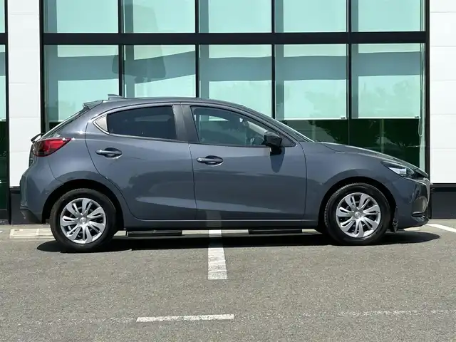 マツダ マツダ２ 15S スマートエディション 和歌山県 2020(令2)年 2.9万km ポリメタルグレーM 純正ナビ/360°ビューモニター/フルセグTV/（BT/CD/DVD)/衝突軽減ブレーキ/ブラインドスポットモニタリング/レーンキープアシスト/パーキングセンサー/横滑り防止機能/ETC/スポーツモード/純正フロアマット/LEDヘッドライト/オートライト