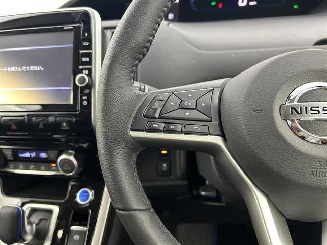 日産 セレナ e－パワー ハイウェイスター 千葉県 2018(平30)年 7.6万km ブリリアントシルバー 純正8型SDナビ/純正後席モニター/全方位カメラ　/プロパイロット　/両側電動スライドドア/シートヒーター　/ハンドルヒーター　/電子インナーミラー　/パーキングアシスト　/リアオートエアコン/LEDヘッドライト（オートライト付き）/電動格納サイドミラー/バックカメラ/アイドリングストップ/ウィンカーミラー/2列目キャプテンシート/ドアバイザー/プッシュスタート/ETC