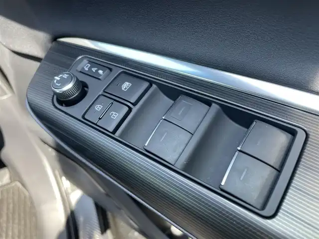 トヨタ ハリアー G 石川県 2020(令2)年 1.3万km プレシャスブラックパール ワンオーナー/純正ディスプレイオーディオ/フルセグTV/バックカメラ/LEDヘッドライト/ETC/パワーバックドア/デジタルインナーミラー/ドライブレコーダー付き/ハーフレザーシート/テレビキャンセラー/スマートキー/プッシュスタート/電動ミラー/保証書