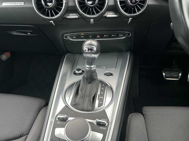 アウディ ＴＴクーペ 2．0 TFSI クワトロ 茨城県 2015(平27)年 5.2万km 赤 アシスタンスＰＫＧ　/アドバンスドキー　/クルコン　/レーンアシスト/サイドアシスト/バーチャルＣＰ　/純正ナビ　/バックカメラ　/フルセグ　/ＢＴ　/ＵＳＢ　/ＣＤ　/ＤＶＤ　/ＳＤ　/自動駐車　/純正１９インチＡＷ　/ドラレコ　/禁煙車