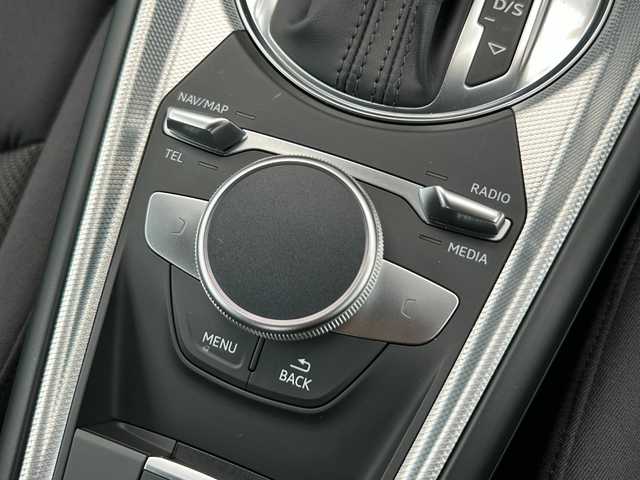 アウディ ＴＴクーペ 2．0 TFSI クワトロ 茨城県 2015(平27)年 5.2万km 赤 アシスタンスＰＫＧ　/アドバンスドキー　/クルコン　/レーンアシスト/サイドアシスト/バーチャルＣＰ　/純正ナビ　/バックカメラ　/フルセグ　/ＢＴ　/ＵＳＢ　/ＣＤ　/ＤＶＤ　/ＳＤ　/自動駐車　/純正１９インチＡＷ　/ドラレコ　/禁煙車