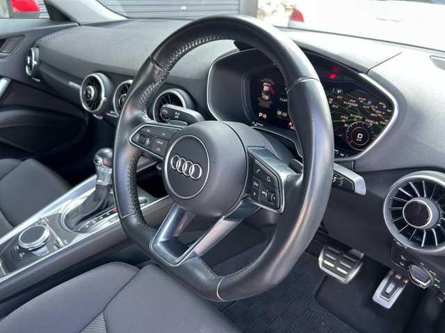 アウディ ＴＴクーペ 2．0 TFSI クワトロ 茨城県 2015(平27)年 5.2万km 赤 アシスタンスＰＫＧ　/アドバンスドキー　/クルコン　/レーンアシスト/サイドアシスト/バーチャルＣＰ　/純正ナビ　/バックカメラ　/フルセグ　/ＢＴ　/ＵＳＢ　/ＣＤ　/ＤＶＤ　/ＳＤ　/自動駐車　/純正１９インチＡＷ　/ドラレコ　/禁煙車