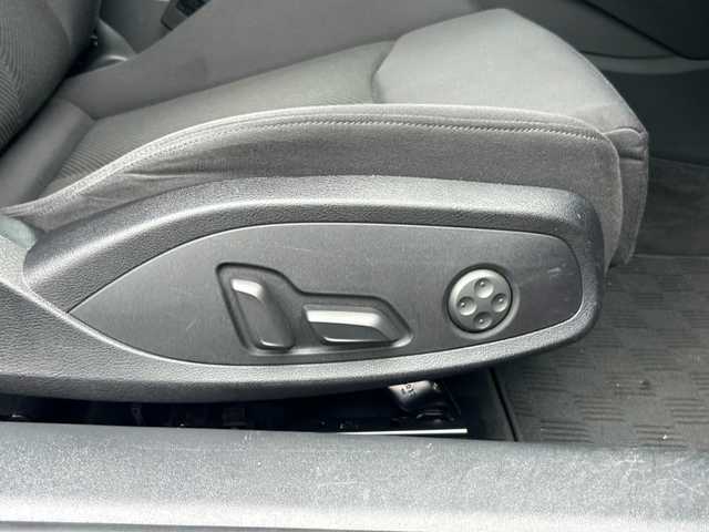 アウディ ＴＴクーペ 2．0 TFSI クワトロ 茨城県 2015(平27)年 5.2万km 赤 アシスタンスＰＫＧ　/アドバンスドキー　/クルコン　/レーンアシスト/サイドアシスト/バーチャルＣＰ　/純正ナビ　/バックカメラ　/フルセグ　/ＢＴ　/ＵＳＢ　/ＣＤ　/ＤＶＤ　/ＳＤ　/自動駐車　/純正１９インチＡＷ　/ドラレコ　/禁煙車