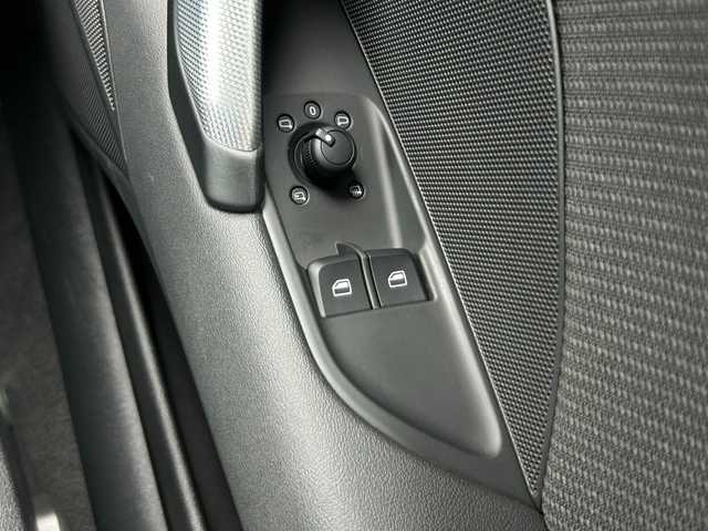 アウディ ＴＴクーペ 2．0 TFSI クワトロ 茨城県 2015(平27)年 5.2万km 赤 アシスタンスＰＫＧ　/アドバンスドキー　/クルコン　/レーンアシスト/サイドアシスト/バーチャルＣＰ　/純正ナビ　/バックカメラ　/フルセグ　/ＢＴ　/ＵＳＢ　/ＣＤ　/ＤＶＤ　/ＳＤ　/自動駐車　/純正１９インチＡＷ　/ドラレコ　/禁煙車