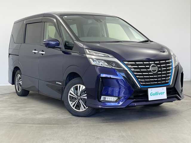 日産 セレナ e－パワー ハイウェイスター V 新潟県 2020(令2)年 7万km アズライトブルー 10インチ純正メモリナビ【MM520D-L】/　フルセグTV/Bluetooth/CD/DVD/USB/プロパイロット/セーフティパックA/・SRSカーテンエアバッグシステム&サイドエアバッグシステム/・踏み間違い衝突防止アシスト/・インテリジェントパーキングアシスト(駐車支援システム)/・標識検知機能/・フロント&バックソナー/・インテリジェントアラウンドビューモニター/・インテリジェントDA(ふらつき警報)/・ヒーター付ドアミラー/・ステアリングスイッチ/レーダークルーズコントロール/衝突被害軽減ブレーキ/後側方車両検知警報(BSW)/両側パワースライドドア/ドライブレコーダー【DH5-D】/ビルトインETC/レザーステアリング/禁煙車