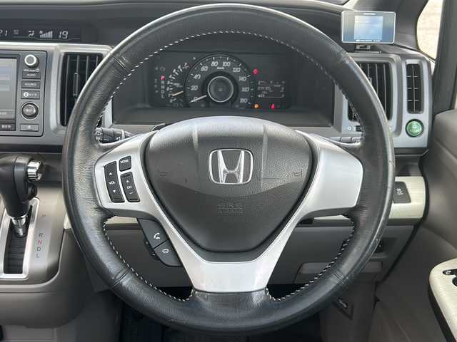 ホンダ ステップワゴン L 兵庫県 2009(平21)年 7.5万km プレミアムヒダマリアイボリーパール OP/・純正HDDインターナビシステム/CD/DVD/地デジTV/・マルチビューカメラ/・スカイルーフ/・純正16インチAW/・フローリングフロア/-/両側パワースライドドア/HIDヘッドランプ/オートライト/ビルトインETC/純正フロアマット/保証書/取説/スペアキー1本