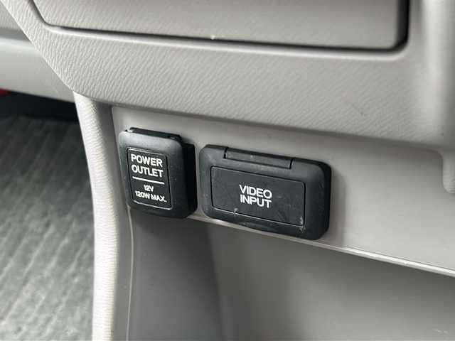 ホンダ ステップワゴン L 兵庫県 2009(平21)年 7.5万km プレミアムヒダマリアイボリーパール OP/・純正HDDインターナビシステム/CD/DVD/地デジTV/・マルチビューカメラ/・スカイルーフ/・純正16インチAW/・フローリングフロア/-/両側パワースライドドア/HIDヘッドランプ/オートライト/ビルトインETC/純正フロアマット/保証書/取説/スペアキー1本