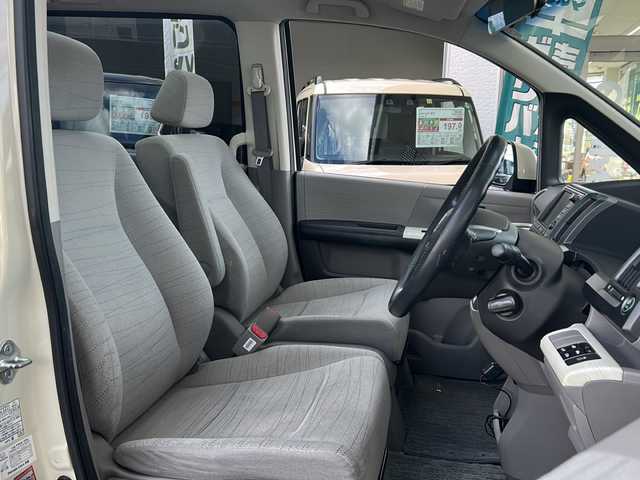 ホンダ ステップワゴン L 兵庫県 2009(平21)年 7.5万km プレミアムヒダマリアイボリーパール OP/・純正HDDインターナビシステム/CD/DVD/地デジTV/・マルチビューカメラ/・スカイルーフ/・純正16インチAW/・フローリングフロア/-/両側パワースライドドア/HIDヘッドランプ/オートライト/ビルトインETC/純正フロアマット/保証書/取説/スペアキー1本