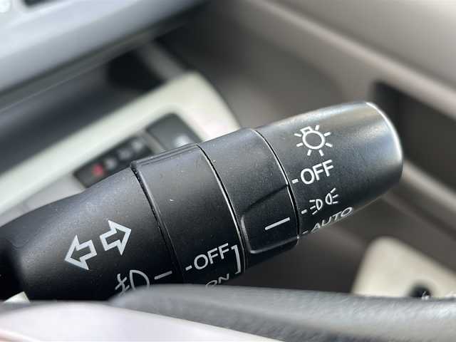 ホンダ ステップワゴン L 兵庫県 2009(平21)年 7.5万km プレミアムヒダマリアイボリーパール OP/・純正HDDインターナビシステム/CD/DVD/地デジTV/・マルチビューカメラ/・スカイルーフ/・純正16インチAW/・フローリングフロア/-/両側パワースライドドア/HIDヘッドランプ/オートライト/ビルトインETC/純正フロアマット/保証書/取説/スペアキー1本