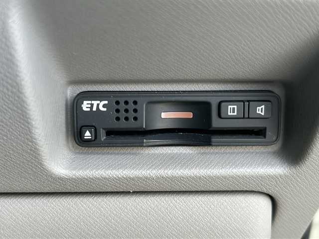 ホンダ ステップワゴン L 兵庫県 2009(平21)年 7.5万km プレミアムヒダマリアイボリーパール OP/・純正HDDインターナビシステム/CD/DVD/地デジTV/・マルチビューカメラ/・スカイルーフ/・純正16インチAW/・フローリングフロア/-/両側パワースライドドア/HIDヘッドランプ/オートライト/ビルトインETC/純正フロアマット/保証書/取説/スペアキー1本