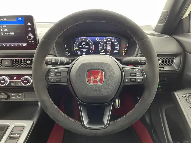 ホンダ シビック タイプR 群馬県 2024(令6)年 0.6万km チャンピオンシップホワイト Hondaコネクトディスプレー/・AM/FM/Bluetooth/USB/AppleCarPlay/AndroidAuto/＝＝＝＝＝/６速ＭＴ　ホンダコネクトディスプレー　ＥＴＣ２．０　Ｂｒｅｍｂｏキャリパー　タイプＲ専用１９インチリバースリムアルミホイール　ホンダセンシング　ＬｏｇＲ　前後ドライブレコーダー　ＬＥＤランプ　禁煙車