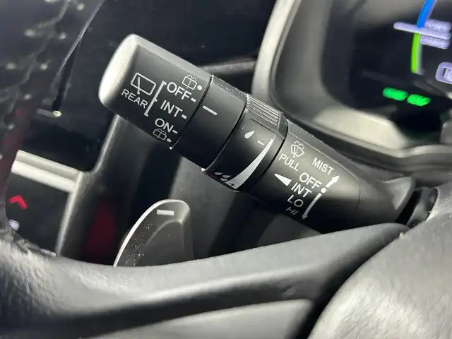 ホンダ フィット ハイブリット S ホンダセンシング 佐賀県 2017(平29)年 2.4万km ルージュアメジストM 純正７型ナビ/(フルセグTV/CD/DVD/Bluetooth/AM/FM/SD)/衝突軽減システム/バックカメラ/コーナーセンサー/レーンキープアシスト/レーダークルーズコントロール/パドルシフト/ＬＥＤヘッドライト/オートライト/フォグライト/純正１６インチアルミホイール/純正フロアマット/ドアバイザー/ビルトインETC/ドライブレコーダー/ステアリングリモコン/先行車発進告知機能/標識検知機能/盗難防止装置/横滑り防止装置/プッシュスタート/スマートキー/スペアキー×１