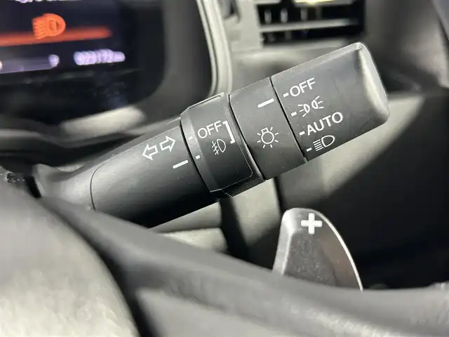 ホンダ フィット ハイブリット S ホンダセンシング 佐賀県 2017(平29)年 2.4万km ルージュアメジストM 純正７型ナビ/(フルセグTV/CD/DVD/Bluetooth/AM/FM/SD)/衝突軽減システム/バックカメラ/コーナーセンサー/レーンキープアシスト/レーダークルーズコントロール/パドルシフト/ＬＥＤヘッドライト/オートライト/フォグライト/純正１６インチアルミホイール/純正フロアマット/ドアバイザー/ビルトインETC/ドライブレコーダー/ステアリングリモコン/先行車発進告知機能/標識検知機能/盗難防止装置/横滑り防止装置/プッシュスタート/スマートキー/スペアキー×１