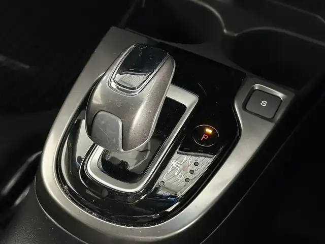 ホンダ フィット ハイブリット S ホンダセンシング 佐賀県 2017(平29)年 2.4万km ルージュアメジストM 純正７型ナビ/(フルセグTV/CD/DVD/Bluetooth/AM/FM/SD)/衝突軽減システム/バックカメラ/コーナーセンサー/レーンキープアシスト/レーダークルーズコントロール/パドルシフト/ＬＥＤヘッドライト/オートライト/フォグライト/純正１６インチアルミホイール/純正フロアマット/ドアバイザー/ビルトインETC/ドライブレコーダー/ステアリングリモコン/先行車発進告知機能/標識検知機能/盗難防止装置/横滑り防止装置/プッシュスタート/スマートキー/スペアキー×１