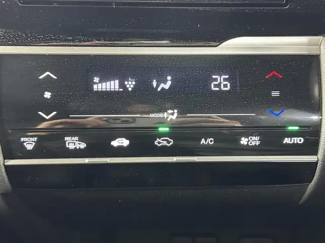 ホンダ フィット ハイブリット S ホンダセンシング 佐賀県 2017(平29)年 2.4万km ルージュアメジストM 純正７型ナビ/(フルセグTV/CD/DVD/Bluetooth/AM/FM/SD)/衝突軽減システム/バックカメラ/コーナーセンサー/レーンキープアシスト/レーダークルーズコントロール/パドルシフト/ＬＥＤヘッドライト/オートライト/フォグライト/純正１６インチアルミホイール/純正フロアマット/ドアバイザー/ビルトインETC/ドライブレコーダー/ステアリングリモコン/先行車発進告知機能/標識検知機能/盗難防止装置/横滑り防止装置/プッシュスタート/スマートキー/スペアキー×１