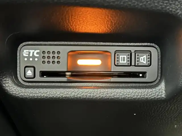 ホンダ フィット ハイブリット S ホンダセンシング 佐賀県 2017(平29)年 2.4万km ルージュアメジストM 純正７型ナビ/(フルセグTV/CD/DVD/Bluetooth/AM/FM/SD)/衝突軽減システム/バックカメラ/コーナーセンサー/レーンキープアシスト/レーダークルーズコントロール/パドルシフト/ＬＥＤヘッドライト/オートライト/フォグライト/純正１６インチアルミホイール/純正フロアマット/ドアバイザー/ビルトインETC/ドライブレコーダー/ステアリングリモコン/先行車発進告知機能/標識検知機能/盗難防止装置/横滑り防止装置/プッシュスタート/スマートキー/スペアキー×１