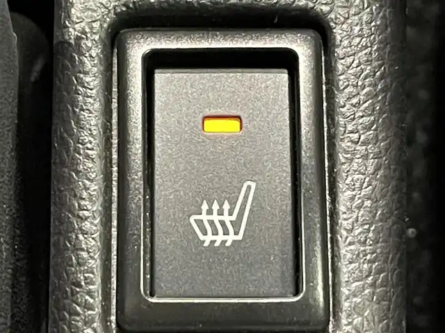 スズキ スイフト HYBRID RS 愛知県 2020(令2)年 3.6万km プレミアムシルバーメタリック 純正８インチナビ/全方位モニター/レーダークルーズコントロール/衝突軽減ブレーキ/ブラインドスポットモニター/車線逸脱警報/クリアランスソナー/シートヒーター/パドルシフト/前後ドライブレコーダー/ＬＥＤヘッドライト/バックフォグランプ/アクセサリーソケット/USB入力端子/ISOFIX/アイドリングストップ/純正フロアマット/スタッドレスタイヤ・社外15インチアルミホイール