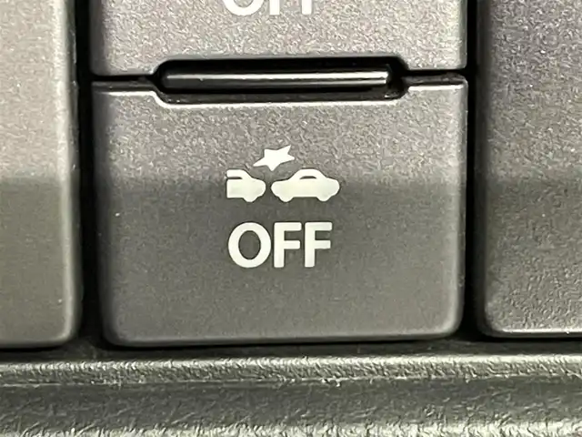 スズキ スイフト HYBRID RS 愛知県 2020(令2)年 3.6万km プレミアムシルバーメタリック 純正８インチナビ/全方位モニター/レーダークルーズコントロール/衝突軽減ブレーキ/ブラインドスポットモニター/車線逸脱警報/クリアランスソナー/シートヒーター/パドルシフト/前後ドライブレコーダー/ＬＥＤヘッドライト/バックフォグランプ/アクセサリーソケット/USB入力端子/ISOFIX/アイドリングストップ/純正フロアマット/スタッドレスタイヤ・社外15インチアルミホイール