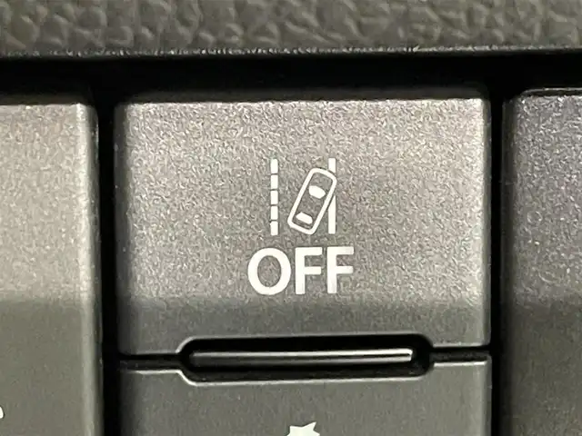 スズキ スイフト HYBRID RS 愛知県 2020(令2)年 3.6万km プレミアムシルバーメタリック 純正８インチナビ/全方位モニター/レーダークルーズコントロール/衝突軽減ブレーキ/ブラインドスポットモニター/車線逸脱警報/クリアランスソナー/シートヒーター/パドルシフト/前後ドライブレコーダー/ＬＥＤヘッドライト/バックフォグランプ/アクセサリーソケット/USB入力端子/ISOFIX/アイドリングストップ/純正フロアマット/スタッドレスタイヤ・社外15インチアルミホイール