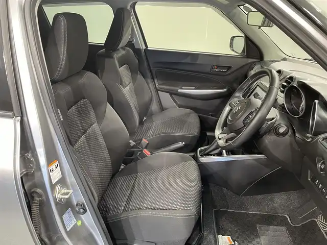 スズキ スイフト HYBRID RS 愛知県 2020(令2)年 3.6万km プレミアムシルバーメタリック 純正８インチナビ/全方位モニター/レーダークルーズコントロール/衝突軽減ブレーキ/ブラインドスポットモニター/車線逸脱警報/クリアランスソナー/シートヒーター/パドルシフト/前後ドライブレコーダー/ＬＥＤヘッドライト/バックフォグランプ/アクセサリーソケット/USB入力端子/ISOFIX/アイドリングストップ/純正フロアマット/スタッドレスタイヤ・社外15インチアルミホイール