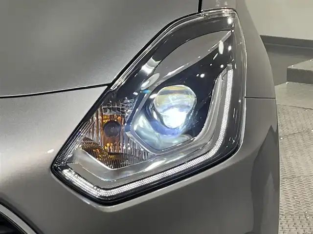 スズキ スイフト HYBRID RS 愛知県 2020(令2)年 3.6万km プレミアムシルバーメタリック 純正８インチナビ/全方位モニター/レーダークルーズコントロール/衝突軽減ブレーキ/ブラインドスポットモニター/車線逸脱警報/クリアランスソナー/シートヒーター/パドルシフト/前後ドライブレコーダー/ＬＥＤヘッドライト/バックフォグランプ/アクセサリーソケット/USB入力端子/ISOFIX/アイドリングストップ/純正フロアマット/スタッドレスタイヤ・社外15インチアルミホイール