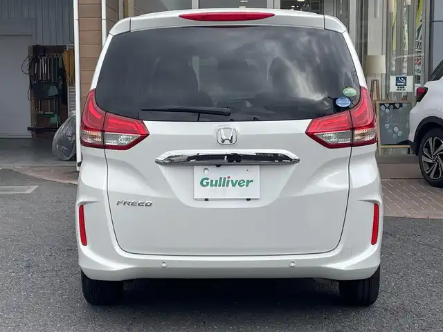 ホンダ フリード G ホンダセンシング 埼玉県 2020(令2)年 2万km プラチナホワイトパール 社外ナビ（Ｂｌｕｅｔｏｏｔｈ、ＣＤ、ＤＶＤ、フルセグＴＶ）/バックカメラ/ＥＴＣ/前ドラレコ/スペアキー１本/両側パワスラ/追従走行有クルコン/純正フロアマット/社外アルミ/ＬＥＤヘッドライト/ＵＳＢ入力端子/保証書/取扱説明書/ナビ取扱説明書/3列シート/ウォークスルー/横滑り防止装置/レーンキープアシスト/オートライト/ダブルエアバッグ/衝突被害軽減システム