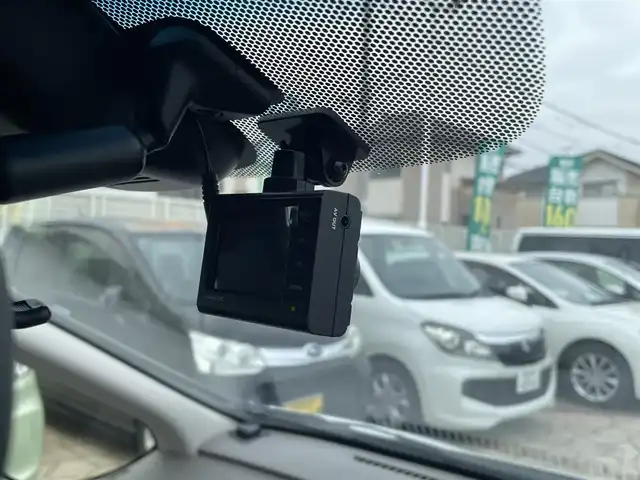 ホンダ フリード G ホンダセンシング 埼玉県 2020(令2)年 2万km プラチナホワイトパール 社外ナビ（Ｂｌｕｅｔｏｏｔｈ、ＣＤ、ＤＶＤ、フルセグＴＶ）/バックカメラ/ＥＴＣ/前ドラレコ/スペアキー１本/両側パワスラ/追従走行有クルコン/純正フロアマット/社外アルミ/ＬＥＤヘッドライト/ＵＳＢ入力端子/保証書/取扱説明書/ナビ取扱説明書/3列シート/ウォークスルー/横滑り防止装置/レーンキープアシスト/オートライト/ダブルエアバッグ/衝突被害軽減システム