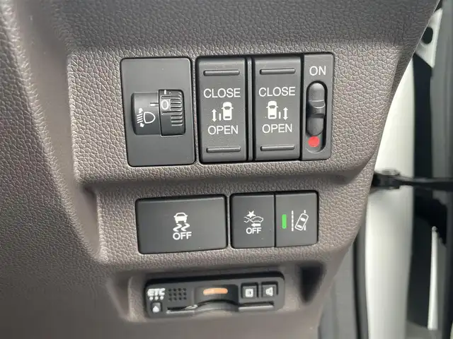 ホンダ フリード G ホンダセンシング 埼玉県 2020(令2)年 2万km プラチナホワイトパール 社外ナビ（Ｂｌｕｅｔｏｏｔｈ、ＣＤ、ＤＶＤ、フルセグＴＶ）/バックカメラ/ＥＴＣ/前ドラレコ/スペアキー１本/両側パワスラ/追従走行有クルコン/純正フロアマット/社外アルミ/ＬＥＤヘッドライト/ＵＳＢ入力端子/保証書/取扱説明書/ナビ取扱説明書/3列シート/ウォークスルー/横滑り防止装置/レーンキープアシスト/オートライト/ダブルエアバッグ/衝突被害軽減システム