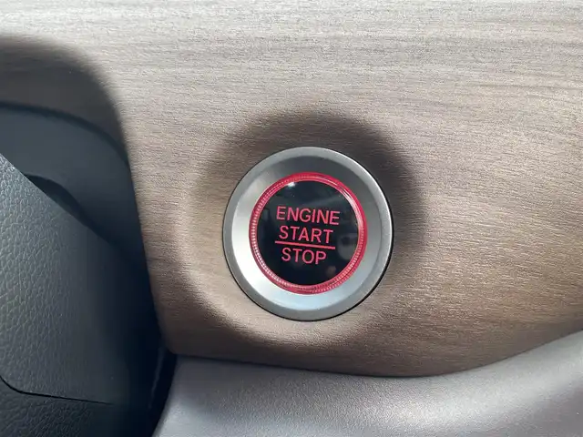 ホンダ フリード G ホンダセンシング 埼玉県 2020(令2)年 2万km プラチナホワイトパール 社外ナビ（Ｂｌｕｅｔｏｏｔｈ、ＣＤ、ＤＶＤ、フルセグＴＶ）/バックカメラ/ＥＴＣ/前ドラレコ/スペアキー１本/両側パワスラ/追従走行有クルコン/純正フロアマット/社外アルミ/ＬＥＤヘッドライト/ＵＳＢ入力端子/保証書/取扱説明書/ナビ取扱説明書/3列シート/ウォークスルー/横滑り防止装置/レーンキープアシスト/オートライト/ダブルエアバッグ/衝突被害軽減システム