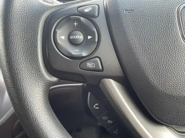 ホンダ フリード G ホンダセンシング 埼玉県 2020(令2)年 2万km プラチナホワイトパール 社外ナビ（Ｂｌｕｅｔｏｏｔｈ、ＣＤ、ＤＶＤ、フルセグＴＶ）/バックカメラ/ＥＴＣ/前ドラレコ/スペアキー１本/両側パワスラ/追従走行有クルコン/純正フロアマット/社外アルミ/ＬＥＤヘッドライト/ＵＳＢ入力端子/保証書/取扱説明書/ナビ取扱説明書/3列シート/ウォークスルー/横滑り防止装置/レーンキープアシスト/オートライト/ダブルエアバッグ/衝突被害軽減システム