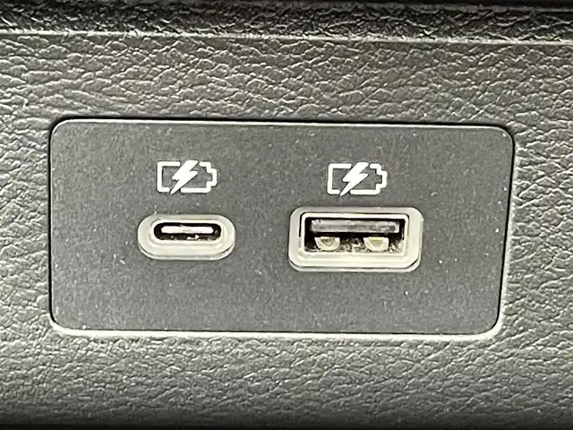 日産 セレナ e－パワー ハイウェイスター V 千葉県 2023(令5)年 0.6万km プリズムホワイト エマージェンシーブレーキ/・プロパイロット/・レーンキープアシスト/・車線逸脱警報システム/・ブラインドスポットモニター/・クリアランスソナー/純正9インチナビ/・Bluetooth/フルセグTV/HDMI/・アラウンドビューモニター/・ビルトインETC/・インテリジェントルームミラー/フリップダウンモニター/両側電動ドア/電子パーキング/・ブレーキホールド/オートライト/・オートマチックハイビーム/・LEDヘッドライト/・LEDフォグランプ/純正16インチAW/純正フロアマット/電動格納ウインカーミラー/プッシュスタート/・スマートキー/・スペアキー