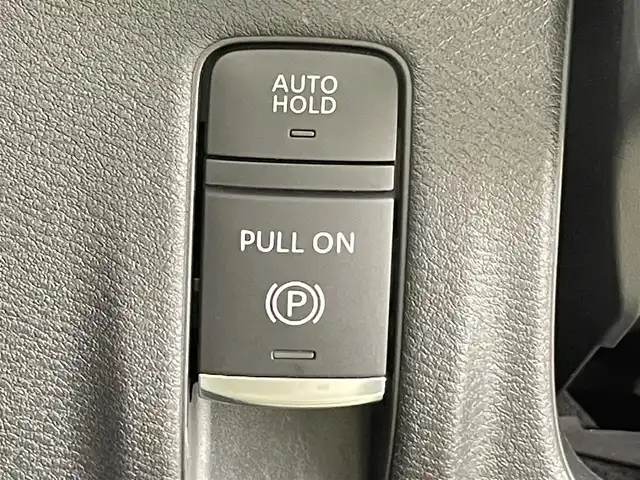 日産 セレナ e－パワー ハイウェイスター V 千葉県 2023(令5)年 0.6万km プリズムホワイト エマージェンシーブレーキ/・プロパイロット/・レーンキープアシスト/・車線逸脱警報システム/・ブラインドスポットモニター/・クリアランスソナー/純正9インチナビ/・Bluetooth/フルセグTV/HDMI/・アラウンドビューモニター/・ビルトインETC/・インテリジェントルームミラー/フリップダウンモニター/両側電動ドア/電子パーキング/・ブレーキホールド/オートライト/・オートマチックハイビーム/・LEDヘッドライト/・LEDフォグランプ/純正16インチAW/純正フロアマット/電動格納ウインカーミラー/プッシュスタート/・スマートキー/・スペアキー