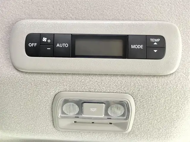 日産 セレナ e－パワー ハイウェイスター V 千葉県 2023(令5)年 0.6万km プリズムホワイト エマージェンシーブレーキ/・プロパイロット/・レーンキープアシスト/・車線逸脱警報システム/・ブラインドスポットモニター/・クリアランスソナー/純正9インチナビ/・Bluetooth/フルセグTV/HDMI/・アラウンドビューモニター/・ビルトインETC/・インテリジェントルームミラー/フリップダウンモニター/両側電動ドア/電子パーキング/・ブレーキホールド/オートライト/・オートマチックハイビーム/・LEDヘッドライト/・LEDフォグランプ/純正16インチAW/純正フロアマット/電動格納ウインカーミラー/プッシュスタート/・スマートキー/・スペアキー