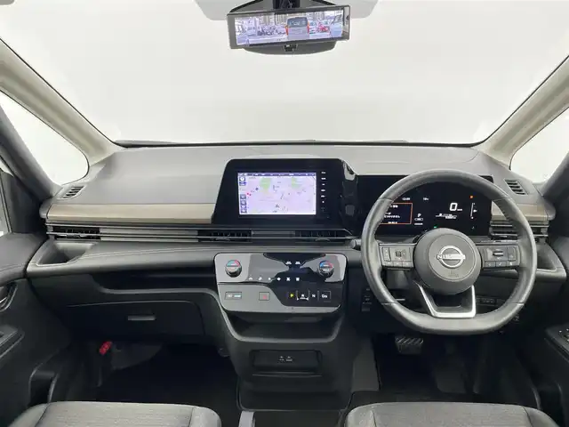 日産 セレナ e－パワー ハイウェイスター V 千葉県 2023(令5)年 0.6万km プリズムホワイト エマージェンシーブレーキ/・プロパイロット/・レーンキープアシスト/・車線逸脱警報システム/・ブラインドスポットモニター/・クリアランスソナー/純正9インチナビ/・Bluetooth/フルセグTV/HDMI/・アラウンドビューモニター/・ビルトインETC/・インテリジェントルームミラー/フリップダウンモニター/両側電動ドア/電子パーキング/・ブレーキホールド/オートライト/・オートマチックハイビーム/・LEDヘッドライト/・LEDフォグランプ/純正16インチAW/純正フロアマット/電動格納ウインカーミラー/プッシュスタート/・スマートキー/・スペアキー