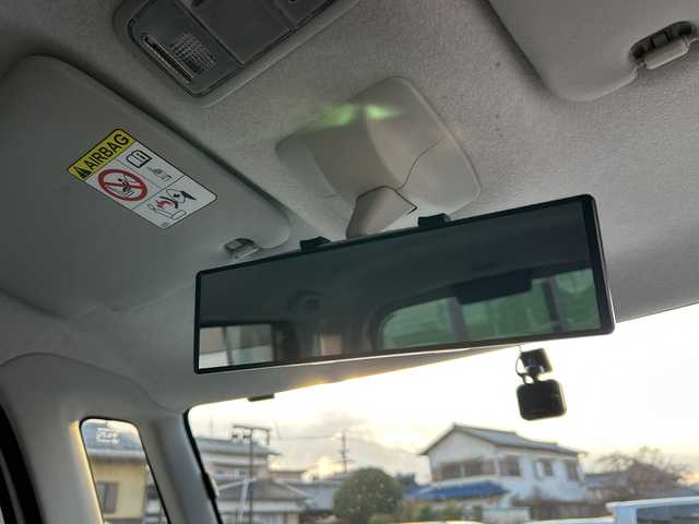 ダイハツ タント カスタム X SA 岐阜県 2013(平25)年 10.4万km パールホワイトⅢ 【登録時走行距離：103788km】/純正8型ナビ/フルセグTV/バックカメラ/片側パワースライドドア/ドライブレコーダー/USB入力端子/ETC/Bluetooth/プッシュスタート/スマートキー/純正フロアマット/純正ドアバイザー/純正アルミホイール/ABS/横滑り防止装置/レーンキープアシスト/盗難防止装置/オートライト/キセノンヘッドライト/エアバッグ/衝突被害軽減システム