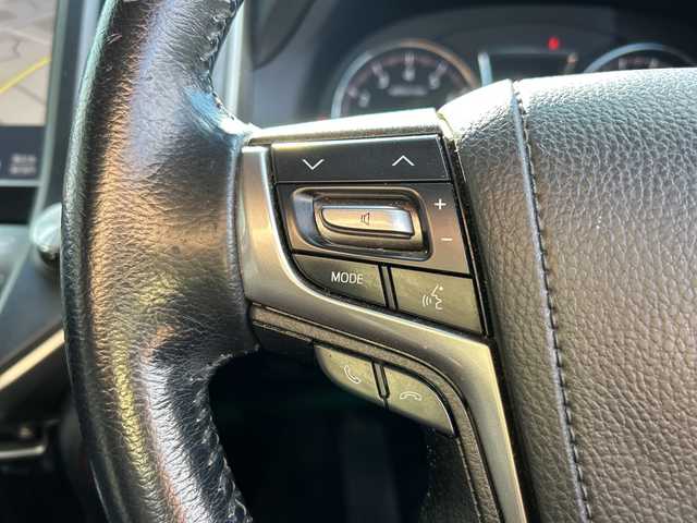 トヨタ クラウン アスリート S-T 岐阜県 2016(平28)年 9.7万km ホワイトパールクリスタルシャイン 登録時走行距離：96734km/純正ナビ/バックモニター/フルセグテレビ・Bluetooth・CD・DVD・USB/クルーズコントロール/ビルトインＥＴＣ/ドライブレコーダー/パワーシート/シートヒーター/ＬＥＤヘッドライト/オートライト/プッシュスタート/スマートキー/純正フロアマット/純正アルミホイール