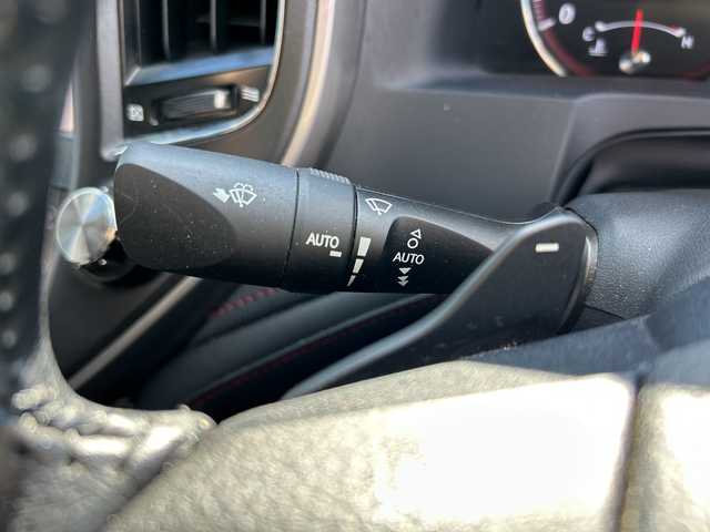 トヨタ クラウン アスリート S-T 岐阜県 2016(平28)年 9.7万km ホワイトパールクリスタルシャイン 登録時走行距離：96734km/純正ナビ/バックモニター/フルセグテレビ・Bluetooth・CD・DVD・USB/クルーズコントロール/ビルトインＥＴＣ/ドライブレコーダー/パワーシート/シートヒーター/ＬＥＤヘッドライト/オートライト/プッシュスタート/スマートキー/純正フロアマット/純正アルミホイール