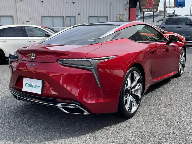 レクサス ＬＣ 500h Lパッケージ 神奈川県 2017(平29)年 6.2万km ラディアントレッドコントラストレイヤリング パノラマルーフ/赤革シート/マークレビンソンオーディオ/純正メモリーナビ・地デジTV/純正CD/DVD/SD/MSV/USB/BT/Miracast/バックモニター/ビルトインETC2.0/レクサスセーフティシステム+/レーダークルーズコントロール/PCS/LKA/BSM/カラーHUD/純正21インチAW/LEDヘッドライト/オートハイビーム/コーナーセンサー/前席パワーシート/シートヒーター/エアシート/ステアリングヒーター/プッシュスタート/スマートキー×2/パドルシフト/H29/30/R1/2/3/4/5/6/7年ディーラー整備記録/保証書・取説あり